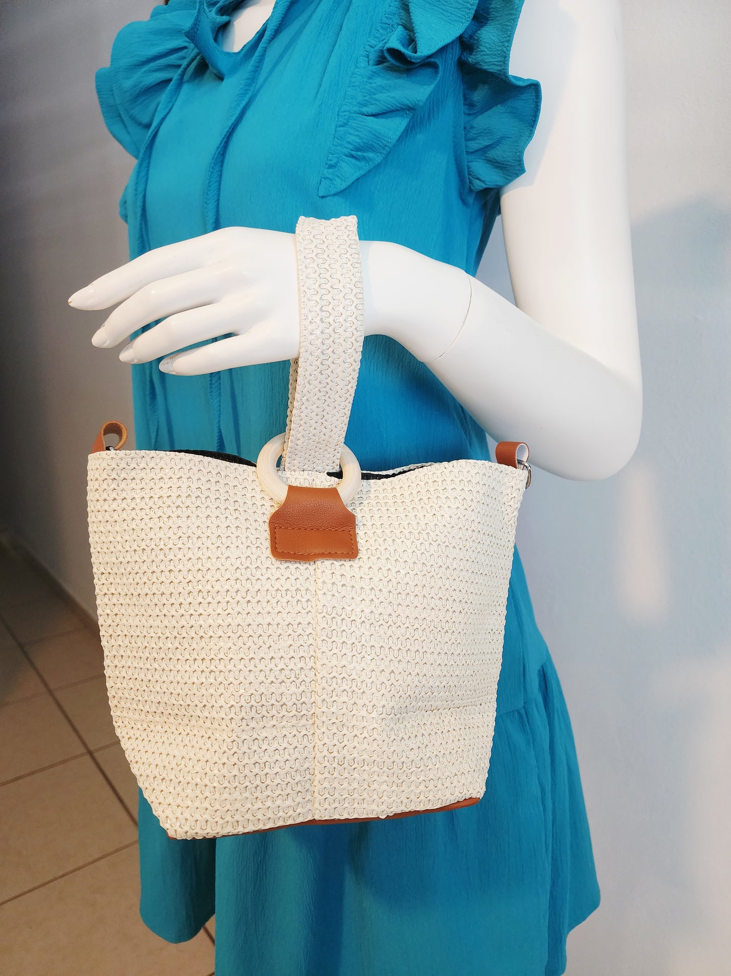 Cartera Tejida con Argolla – Versatilidad y Estilo 🌿