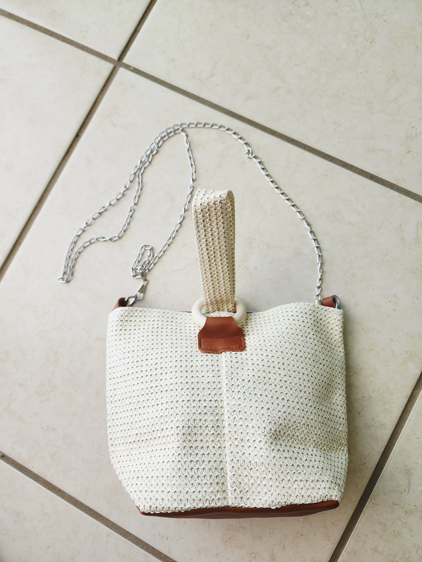 Cartera Tejida con Argolla – Versatilidad y Estilo 🌿