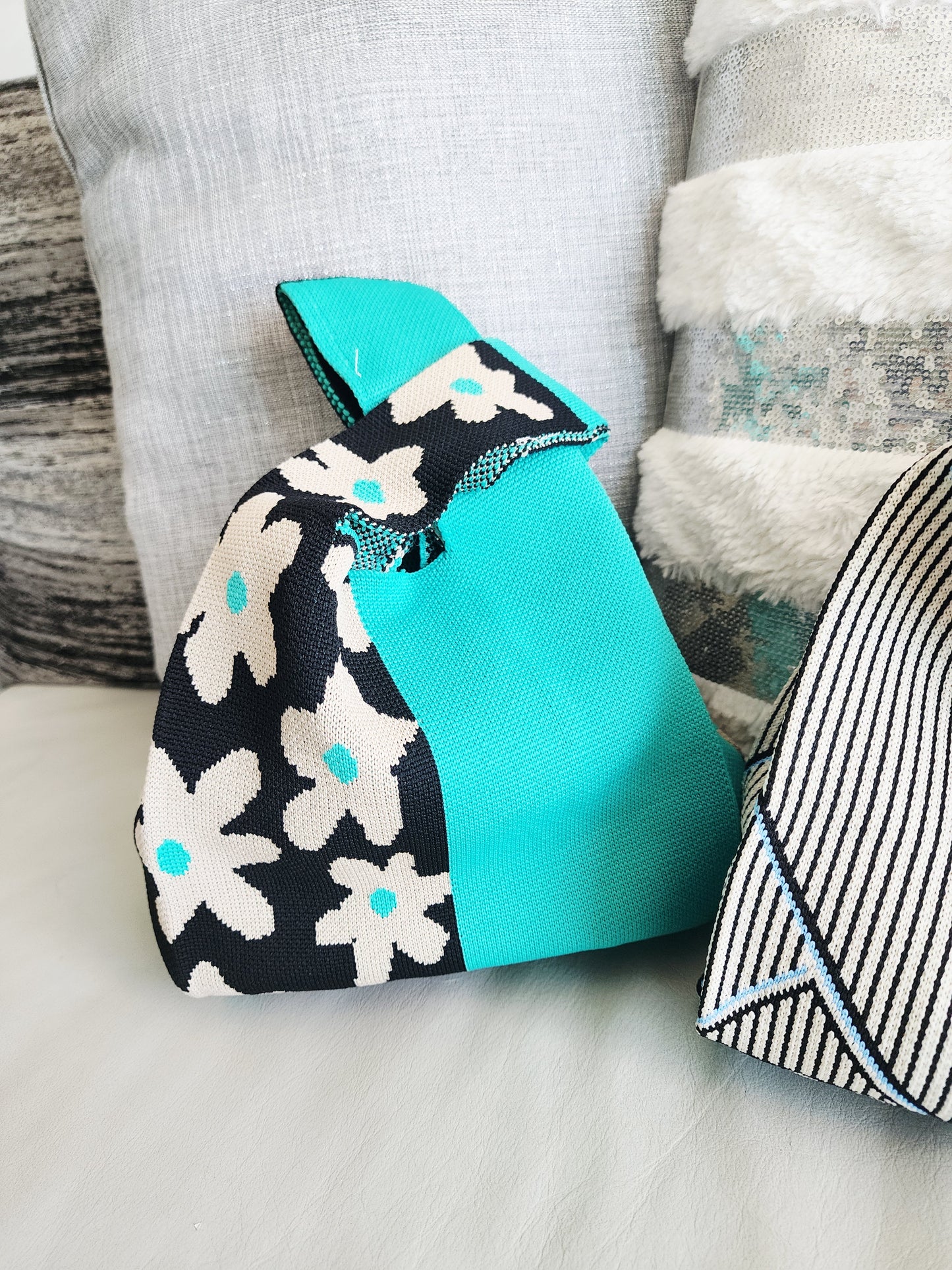 Bolso Loop Chic – Estilo Único y Moderno