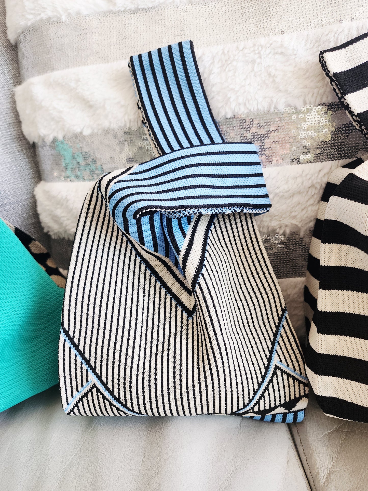 Bolso Loop Chic – Estilo Único y Moderno