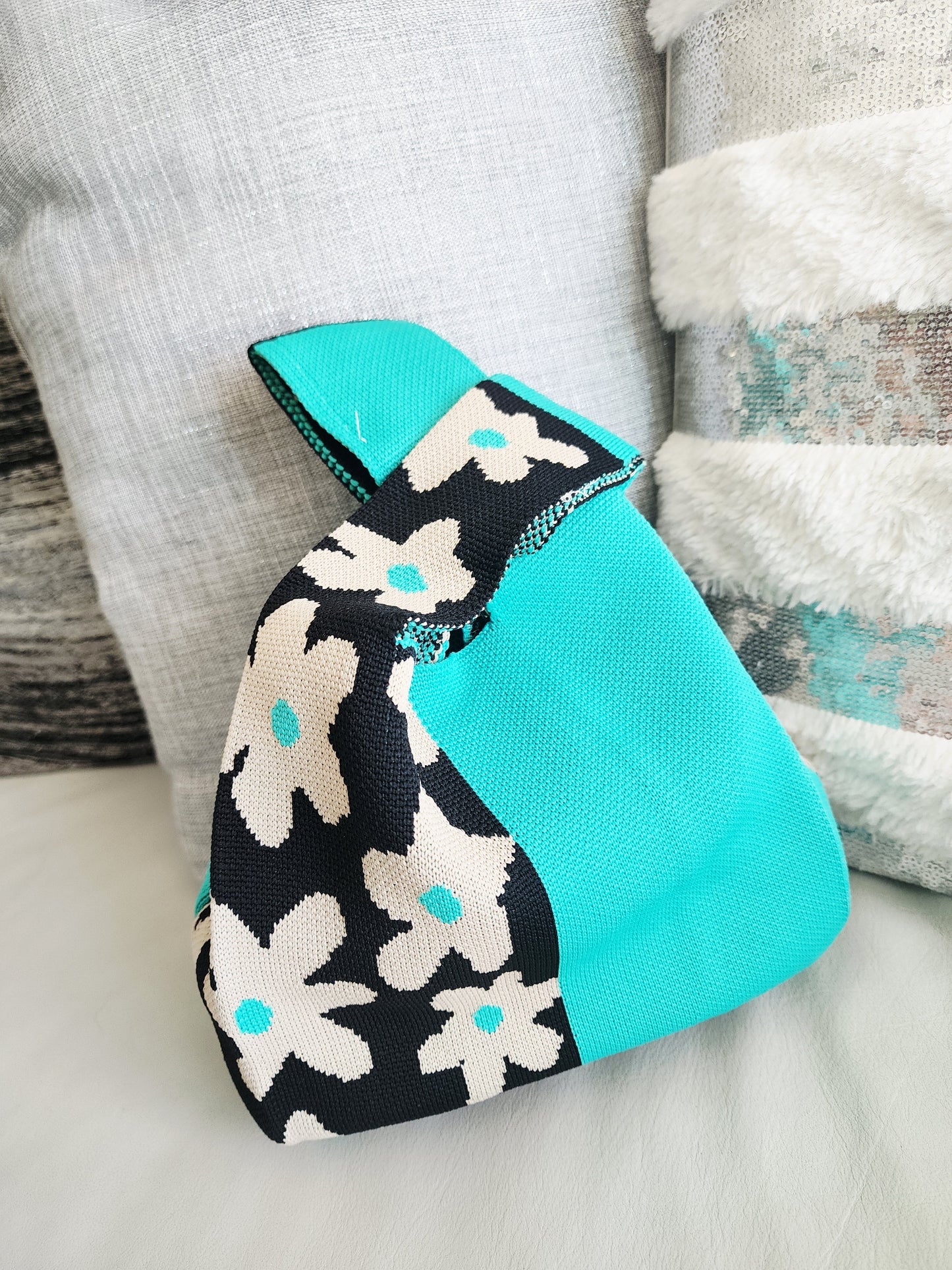 Bolso Loop Chic – Estilo Único y Moderno