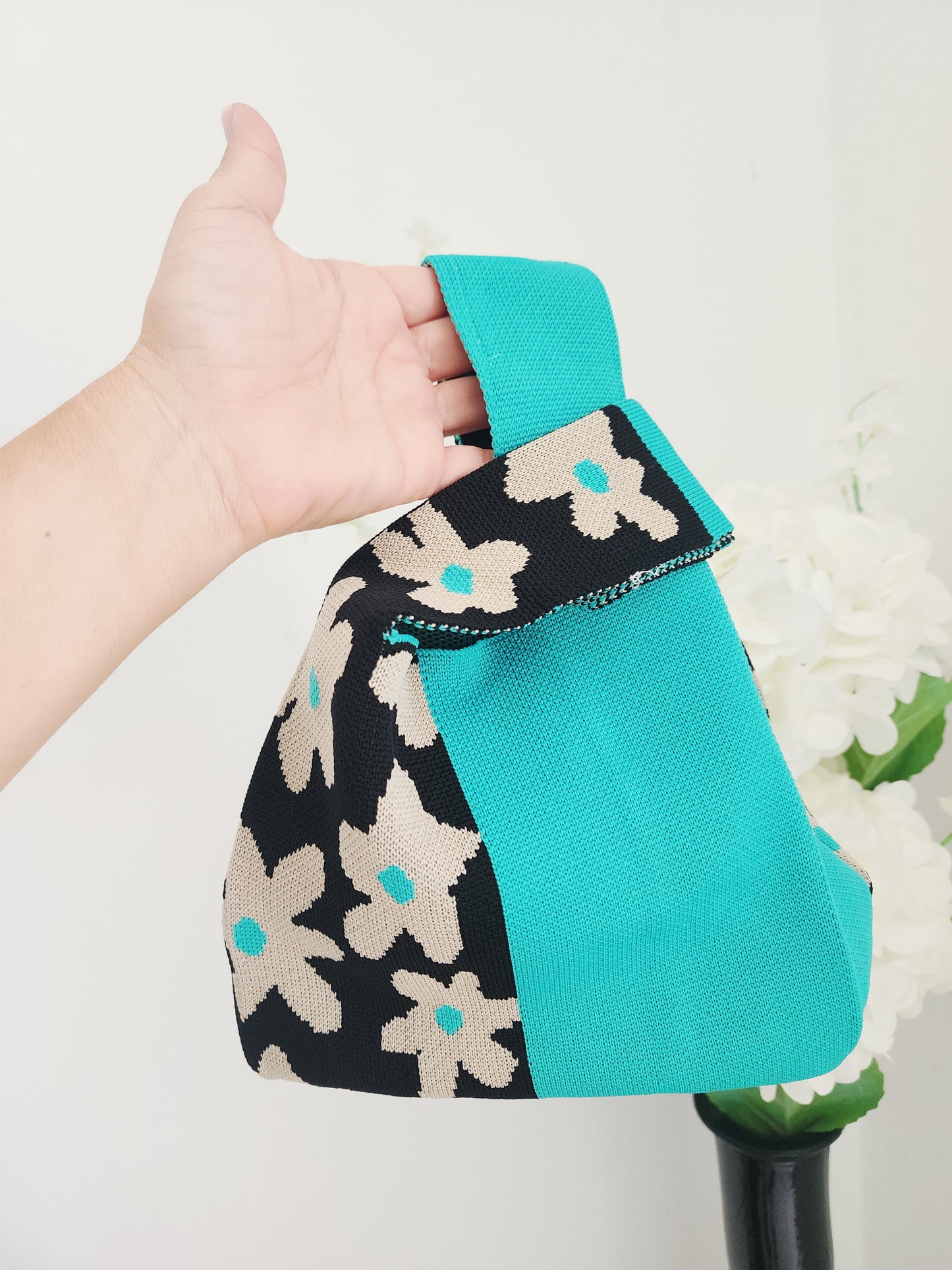 Bolso Loop Chic – Estilo Único y Moderno