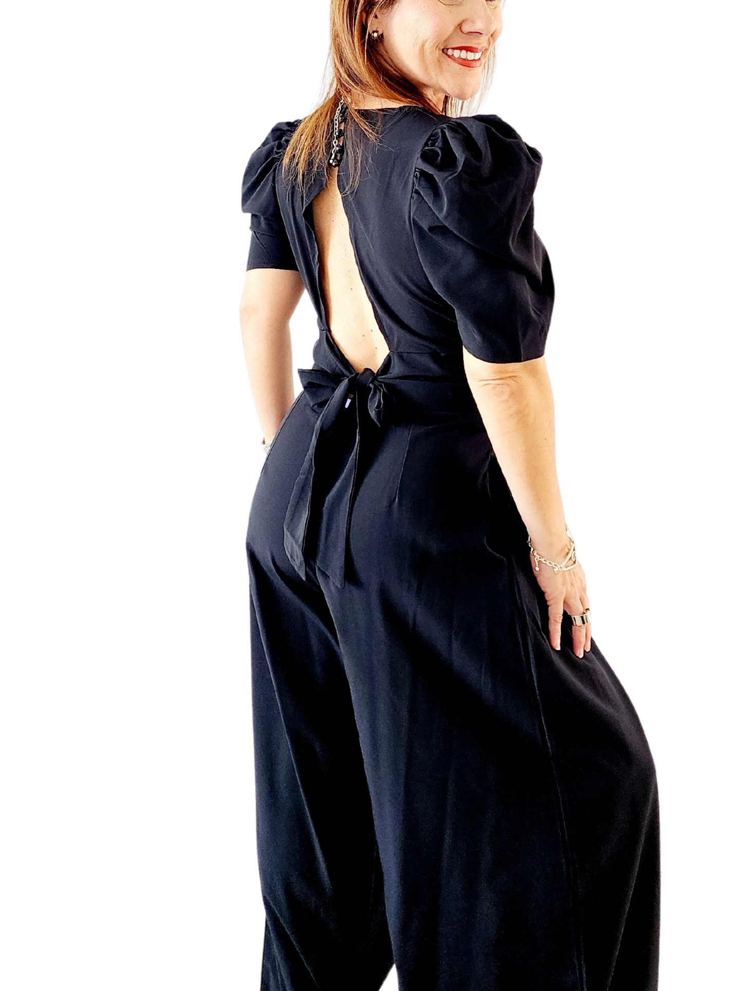 Jumpsuit Elegante Negro con Mangas Anchas y Escote V ✨