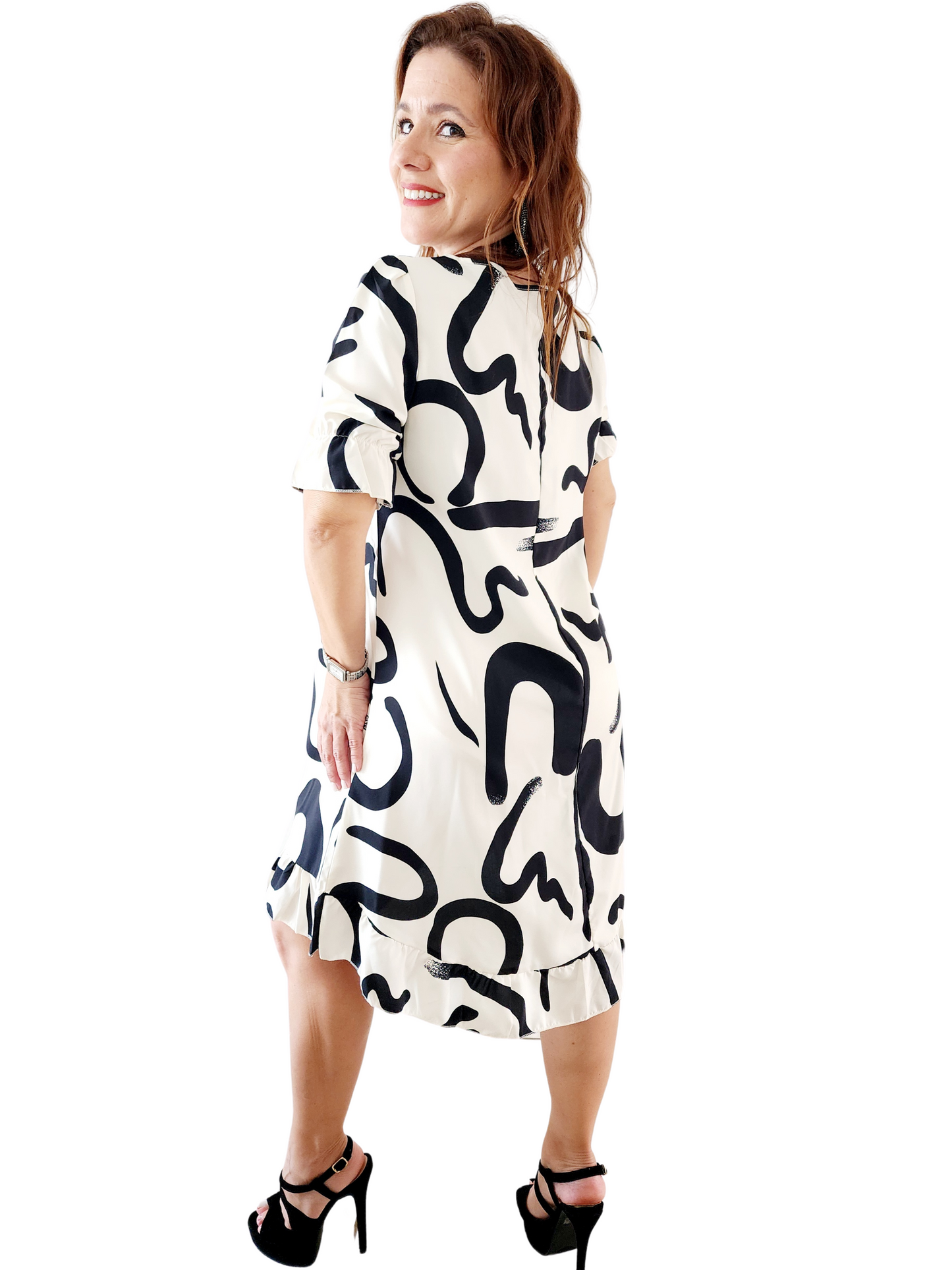 🤍Vestido Blanco Hueso con Detalles Negros y Volante - Manga Corta 🖤