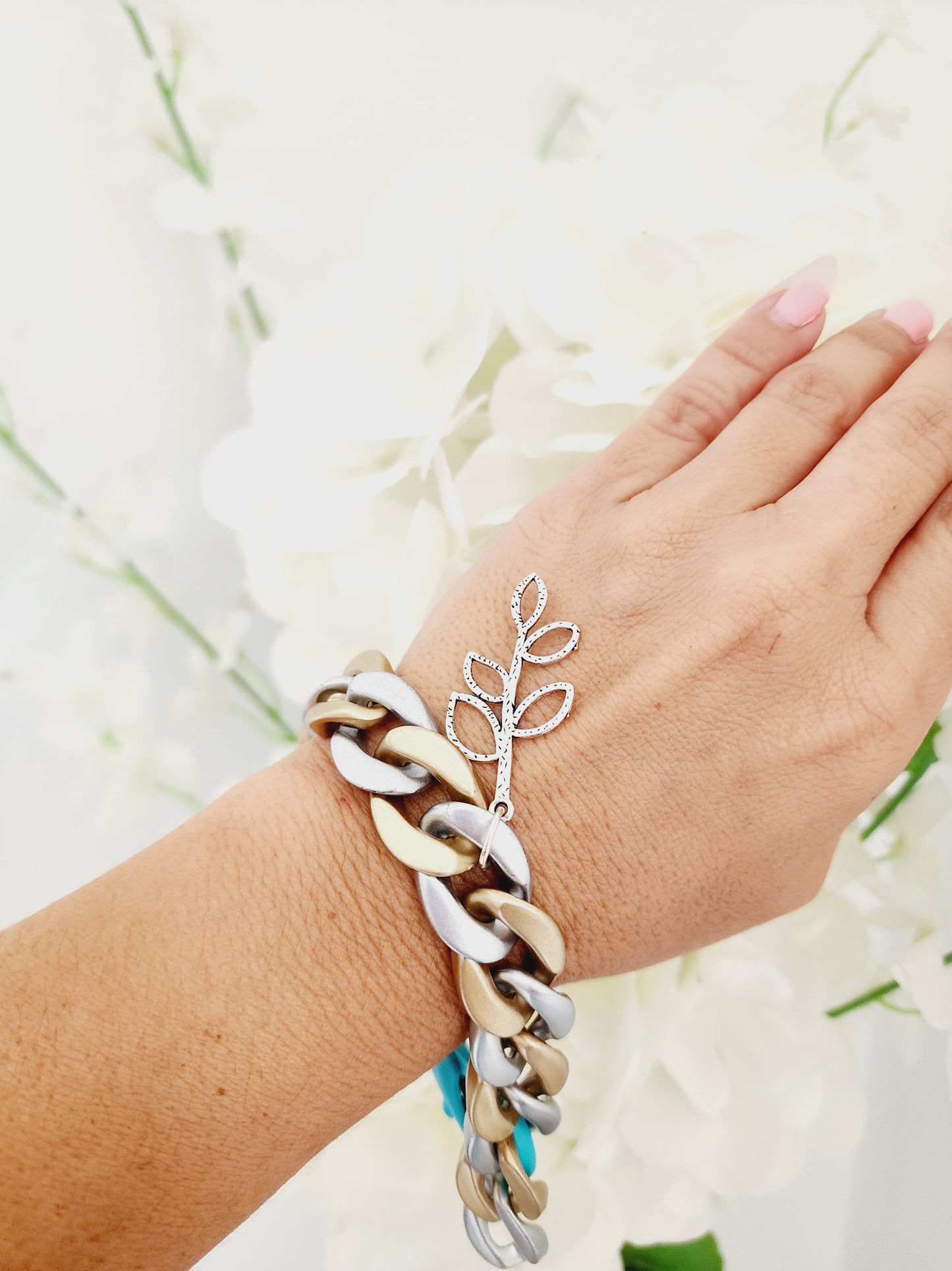 Gold and silver link bracelet