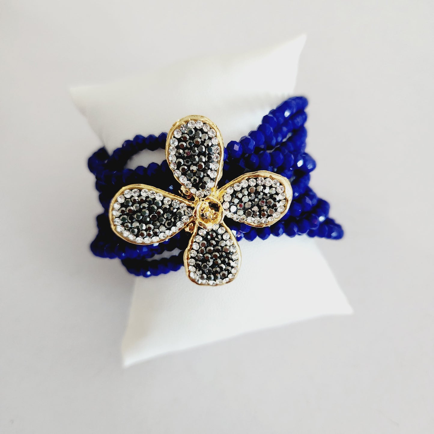 Royal blue bracelet with flower