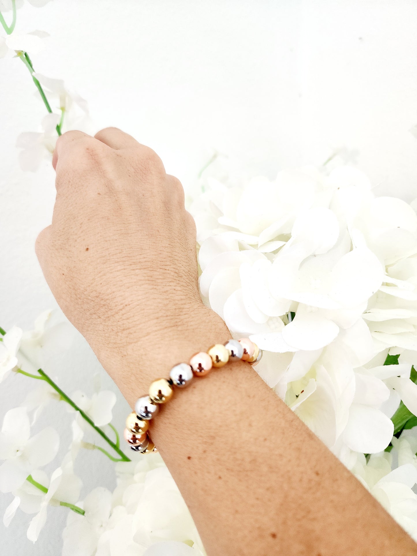 ✨ Pulsera Trio Glam – Bolas en Tres Tonos Elástica