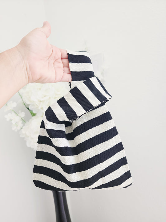 Bolso Loop Chic – Estilo Único y Moderno