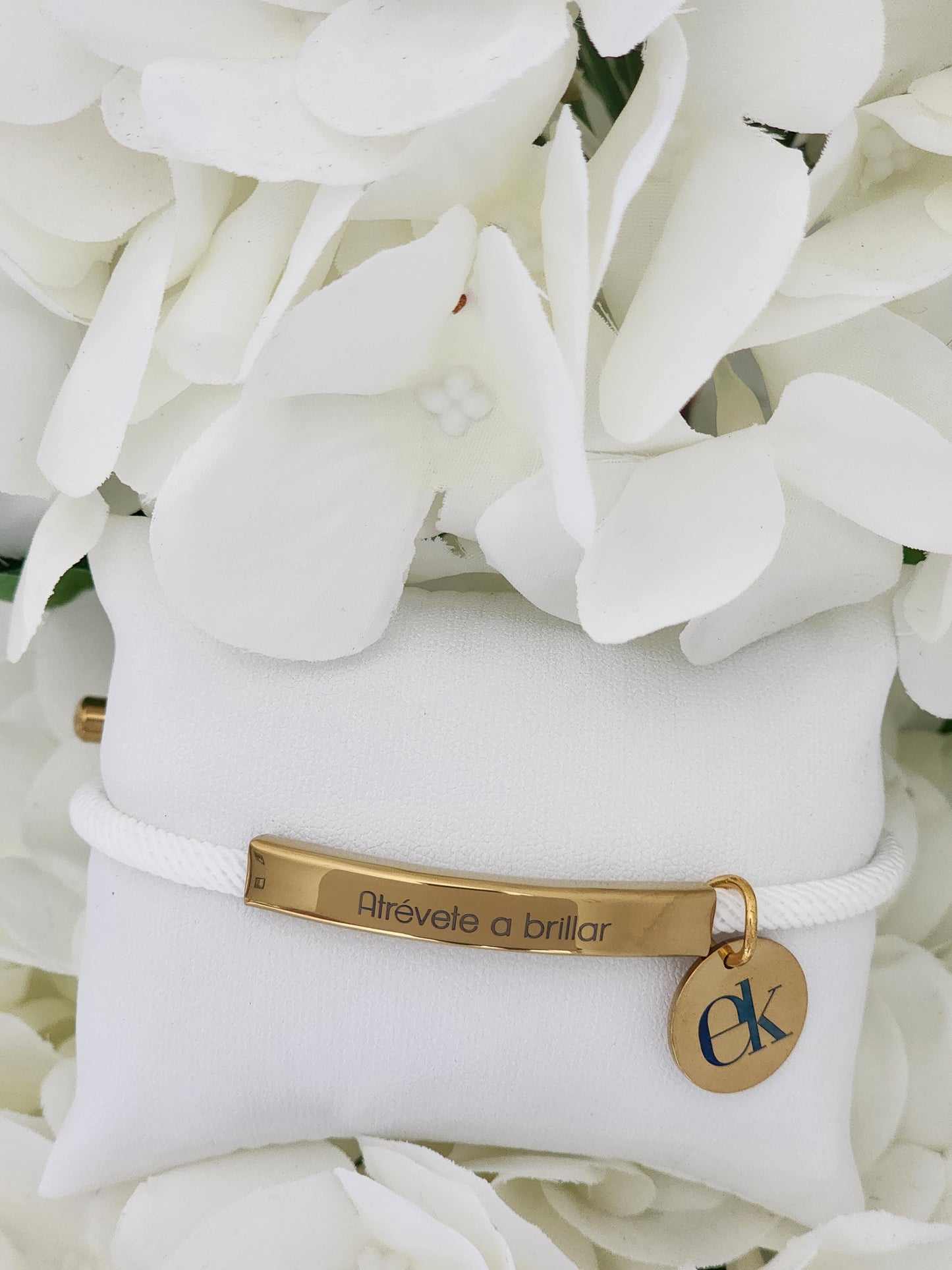 Pulsera Atrévete a Brillar – Blanca con Dorado ✨