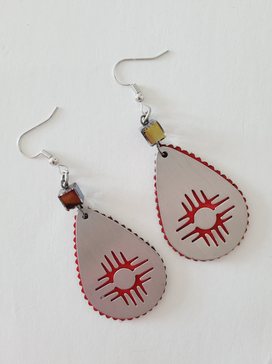 Metal drop earring
