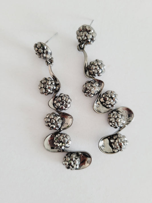 Long earring with rainstone for the night
