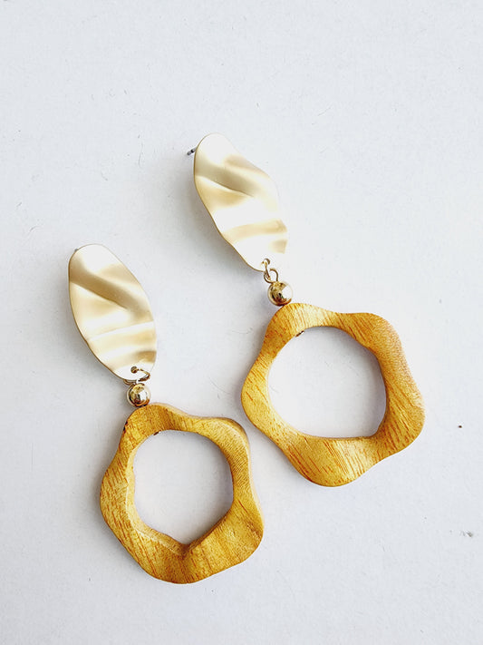 Goldenwood earring